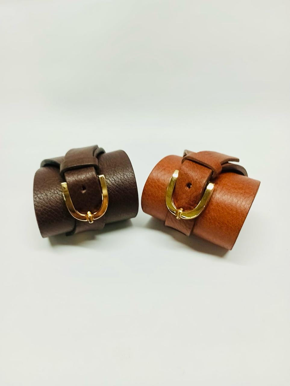Brazalete 100% cuero. Transferencia bancaria $2450