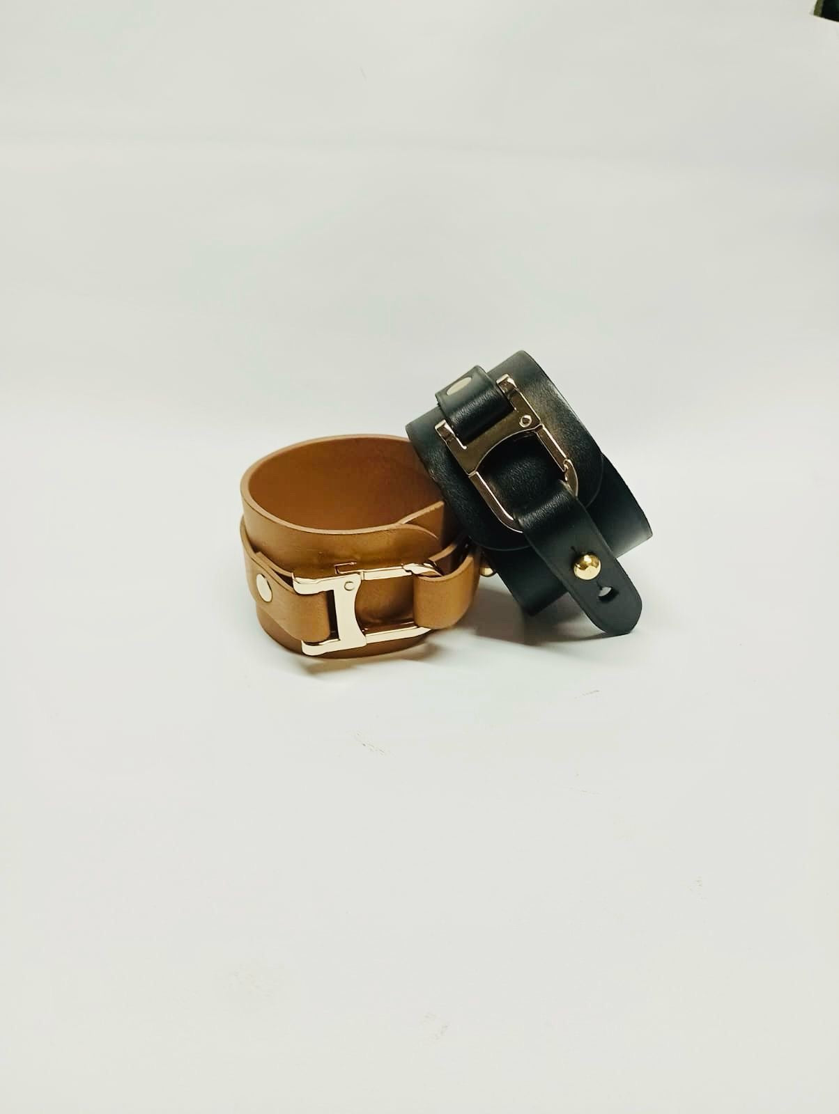 Brazalete 100% cuero. Transferencia bancaria $2500