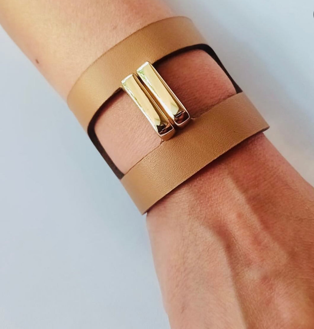 Brazalete 100% cuero. Transferencia bancaria $2450