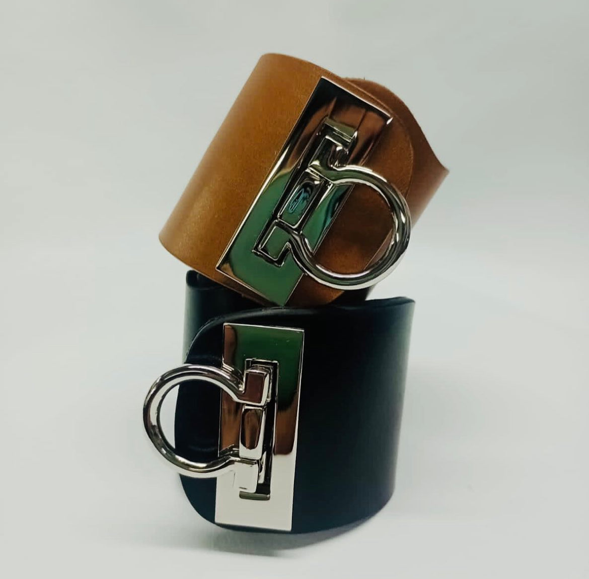 Brazalete 100% cuero. Transferencia bancaria $2650