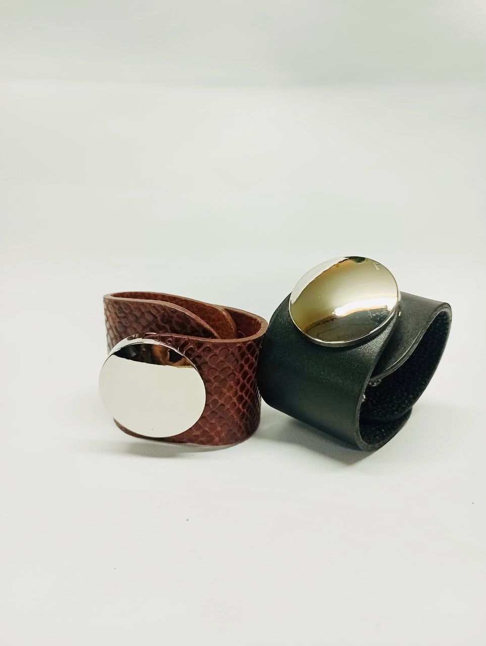 Brazalete 100% cuero. Transferencia bancaria $2650