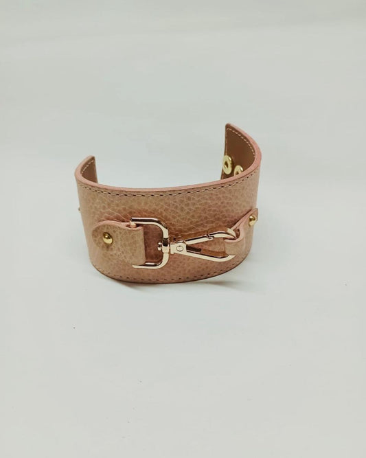 Brazalete 100% cuero. Transferencia bancaria $2400
