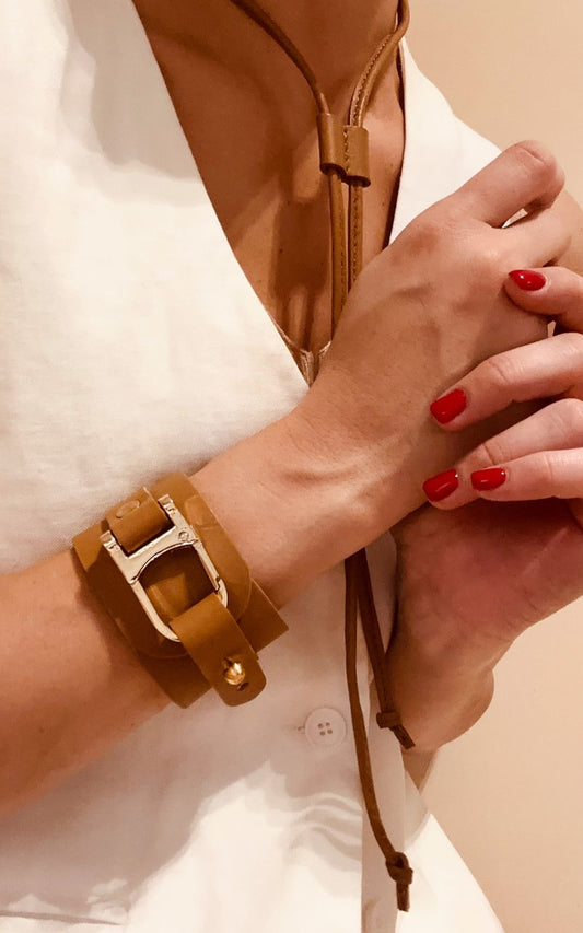 Brazalete 100% cuero. Transferencia bancaria $2500