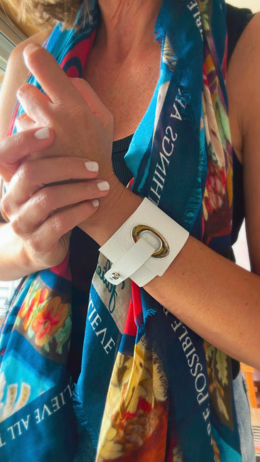 Brazalete 100% cuero. Transferencia bancaria $2450