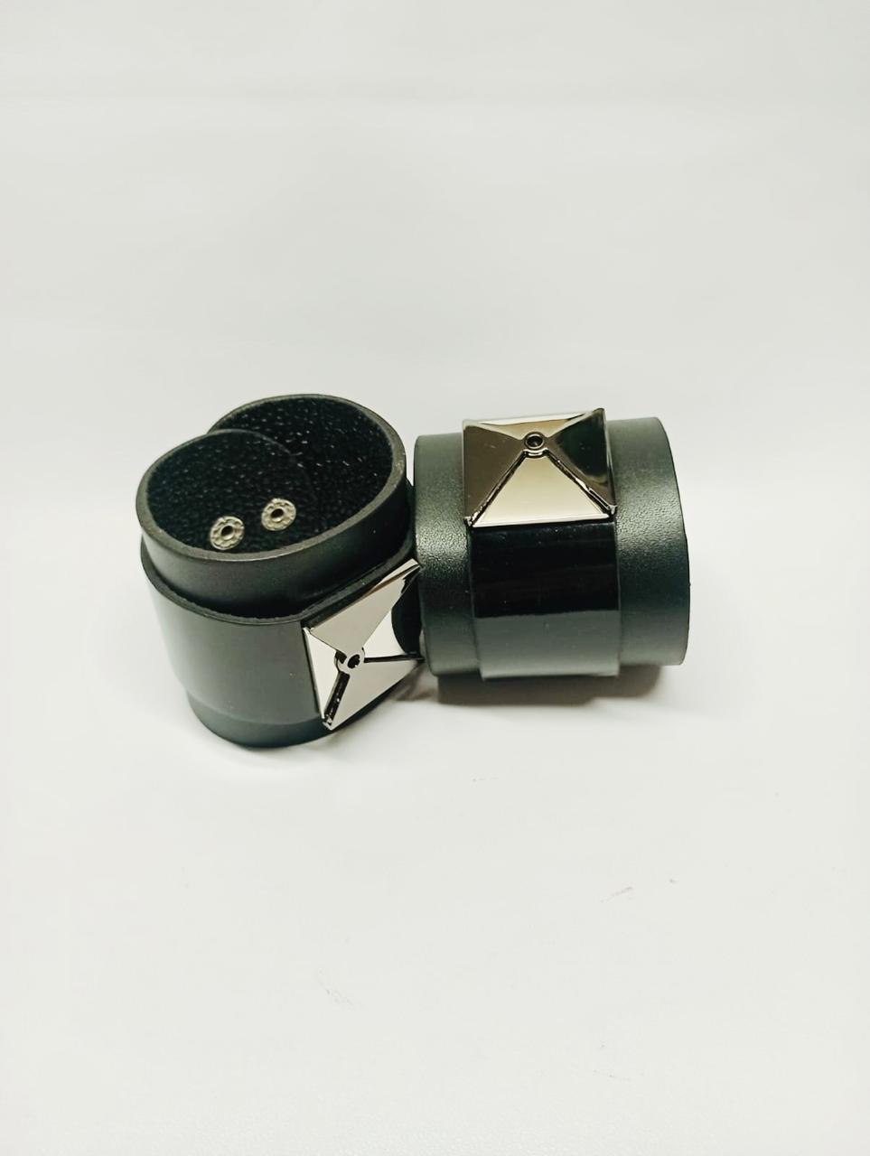 Brazalete 100% cuero. Transferencia bancaria $2500