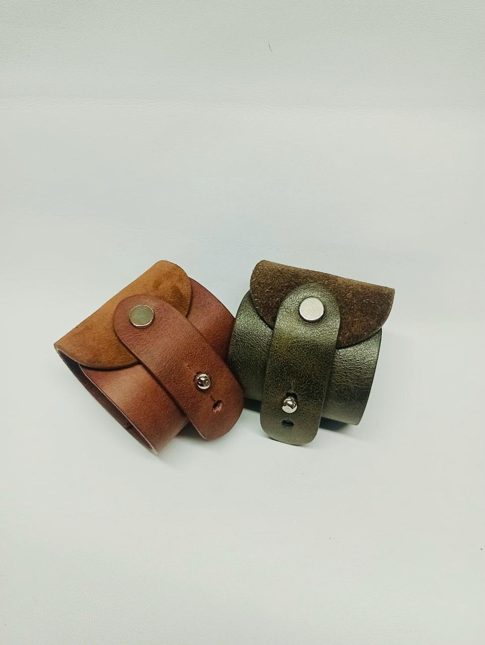 Brazalete 100% cuero. Transferencia bancaria $2600