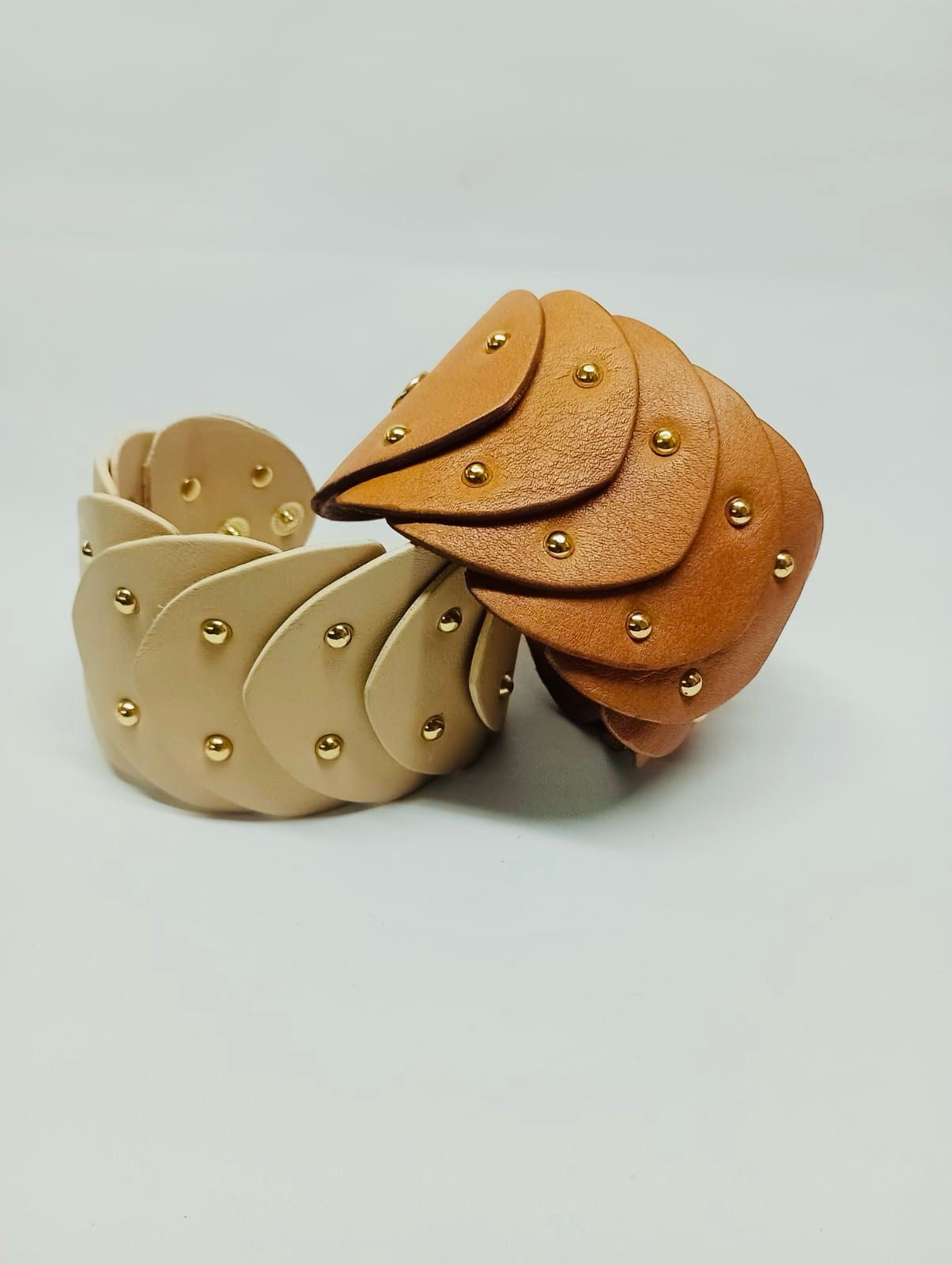 Brazalete 100% cuero. Transferencia bancaria $2500