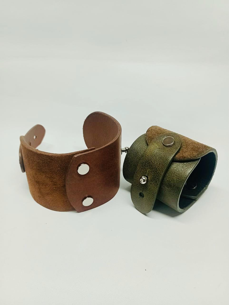 Brazalete 100% cuero. Transferencia bancaria $2600