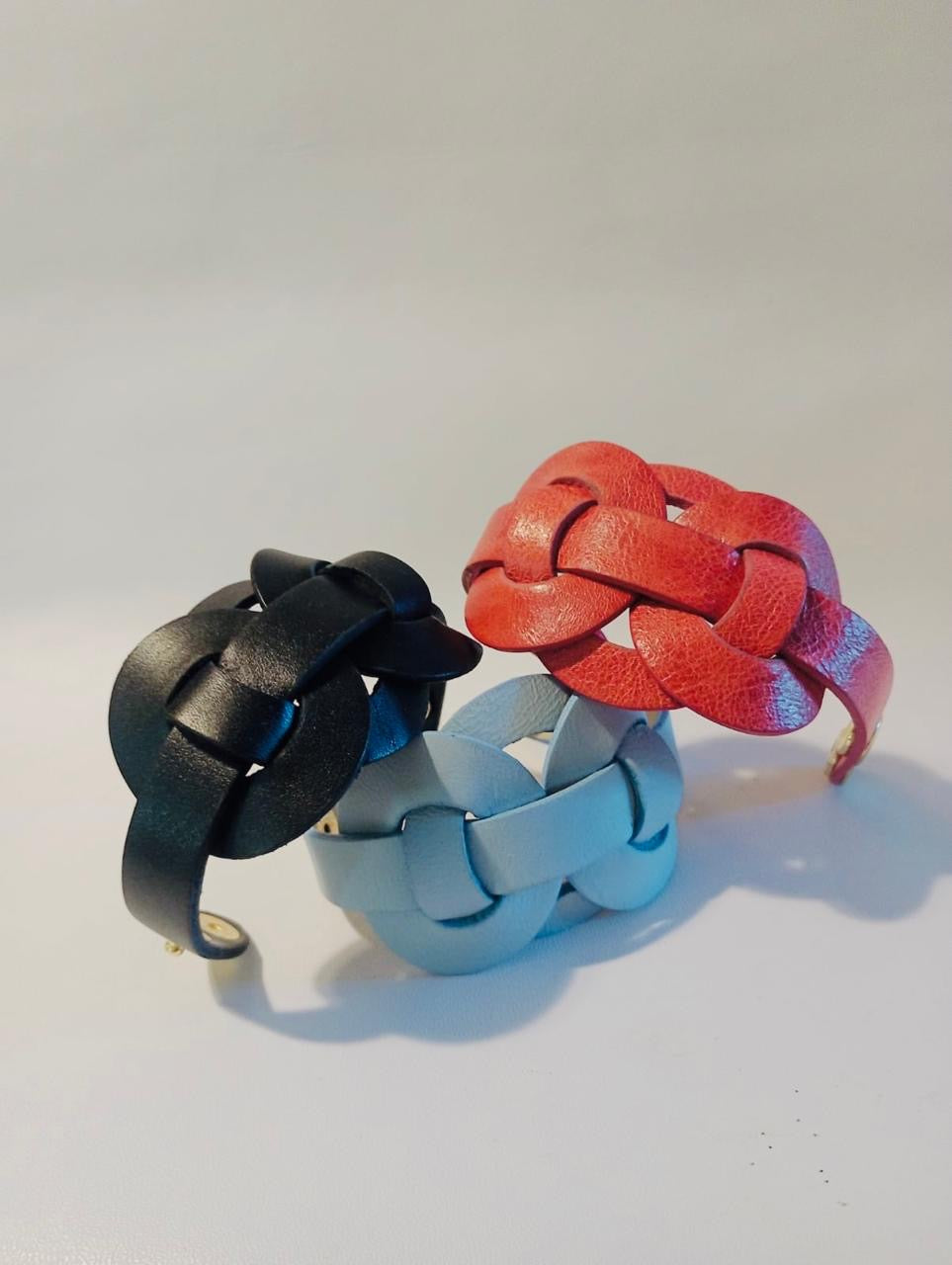 Brazalete 100% cuero. Transferencia bancaria $2520