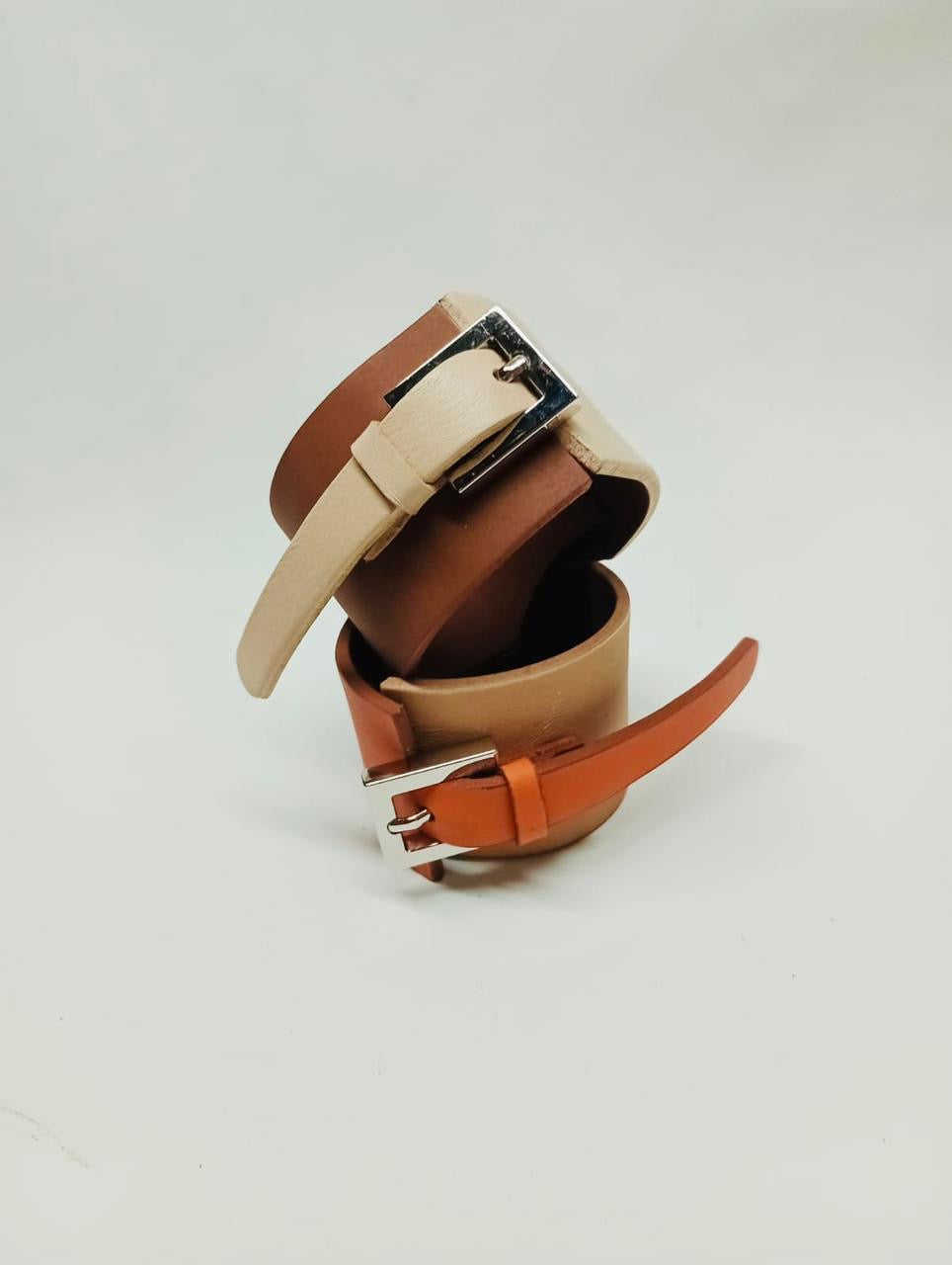 Brazalete 100% cuero. Transferencia bancaria $1925