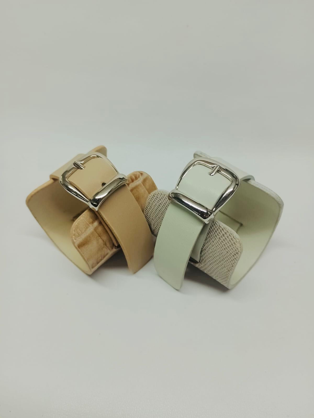 Brazalete 100% cuero. Transferencia bancaria $2500