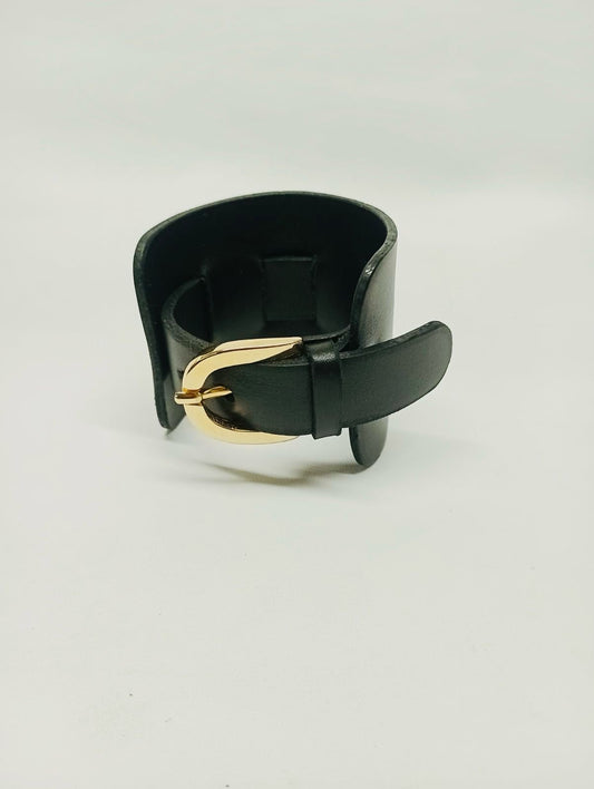 Brazalete 100% cuero. Transferencia bancaria $2500