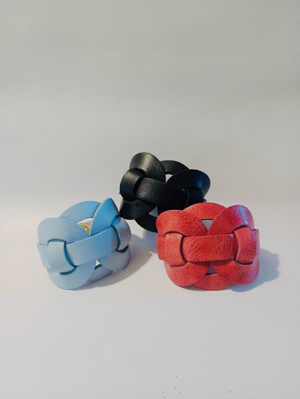 Brazalete 100% cuero. Transferencia bancaria $2520