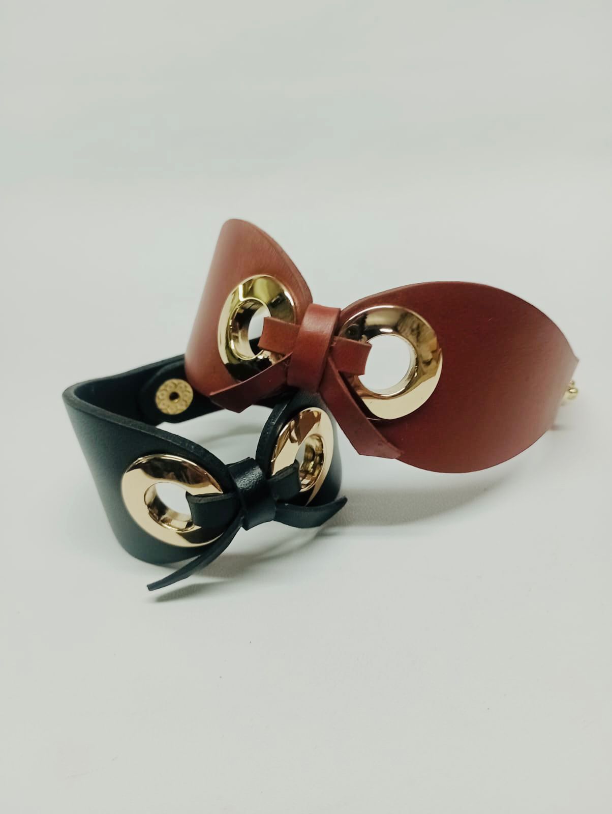 Brazalete 100% cuero. Transferencia bancaria $2500