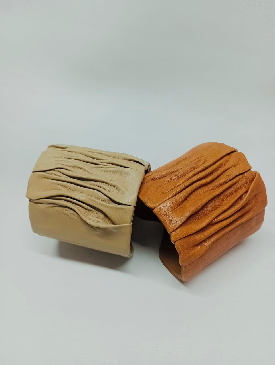 Brazalete 100% cuero. Transferencia bancaria $2200