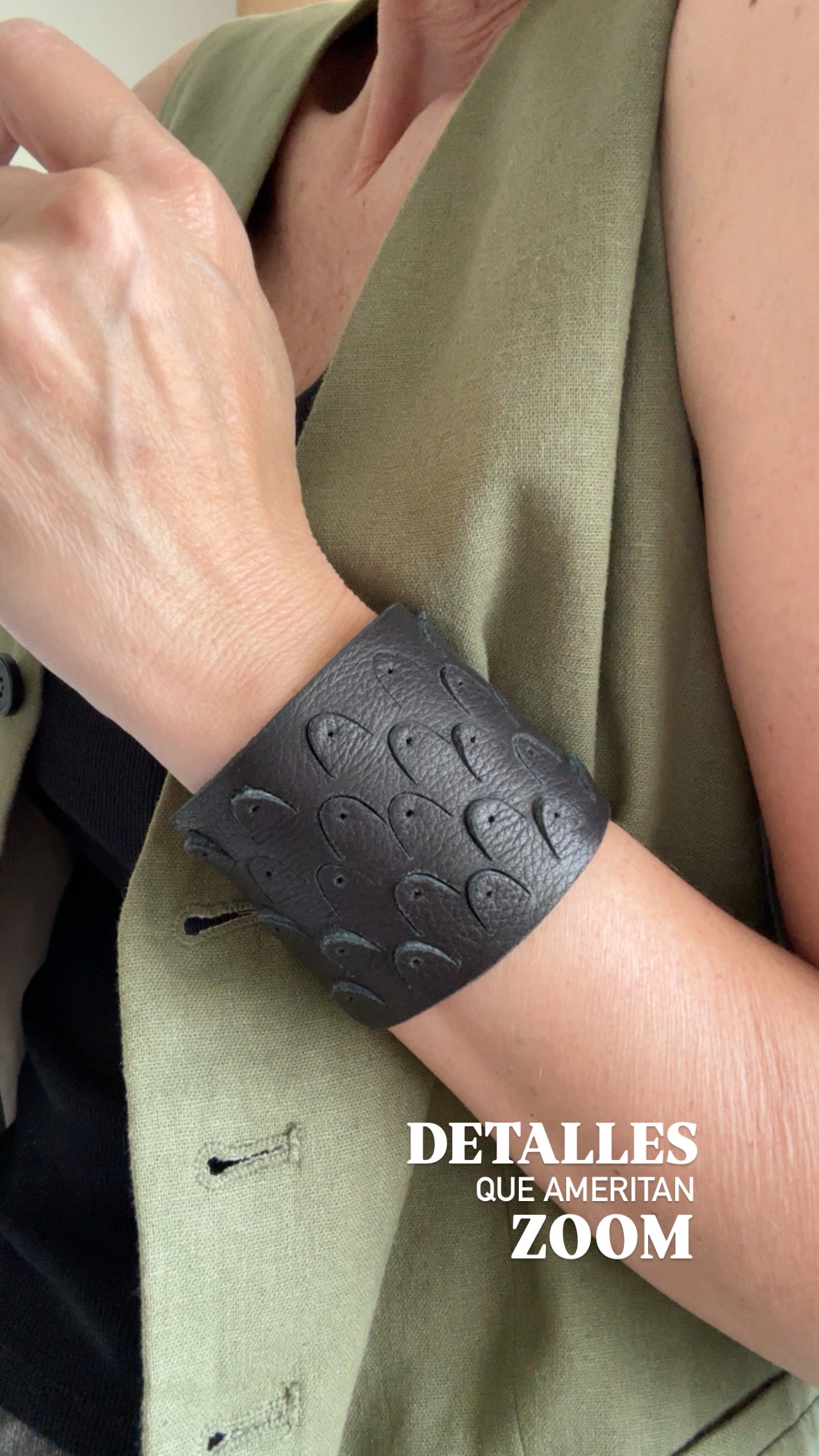 Brazalete 100% cuero. Transferencia bancaria $2000