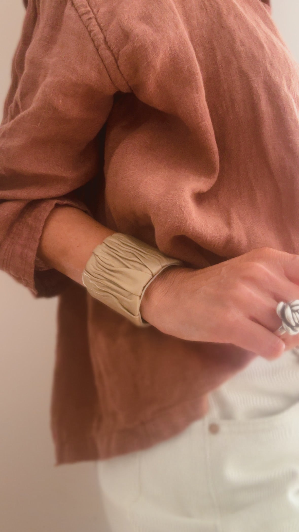 NUDE • Brazalete 100% cuero. Transferencia bancaria $2400
