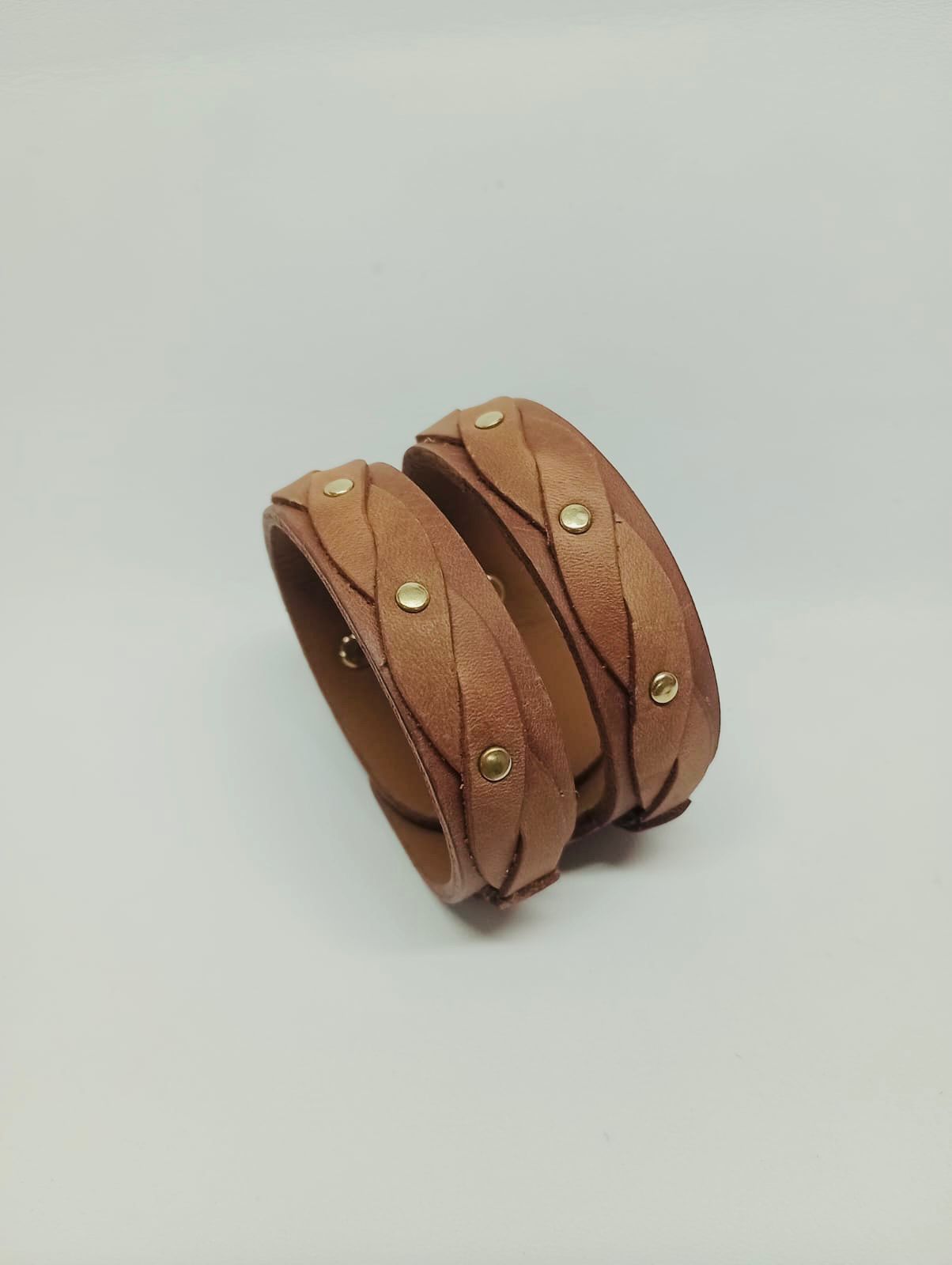 SUELA • Brazalete 100% cuero. Transferencia bancaria $2450