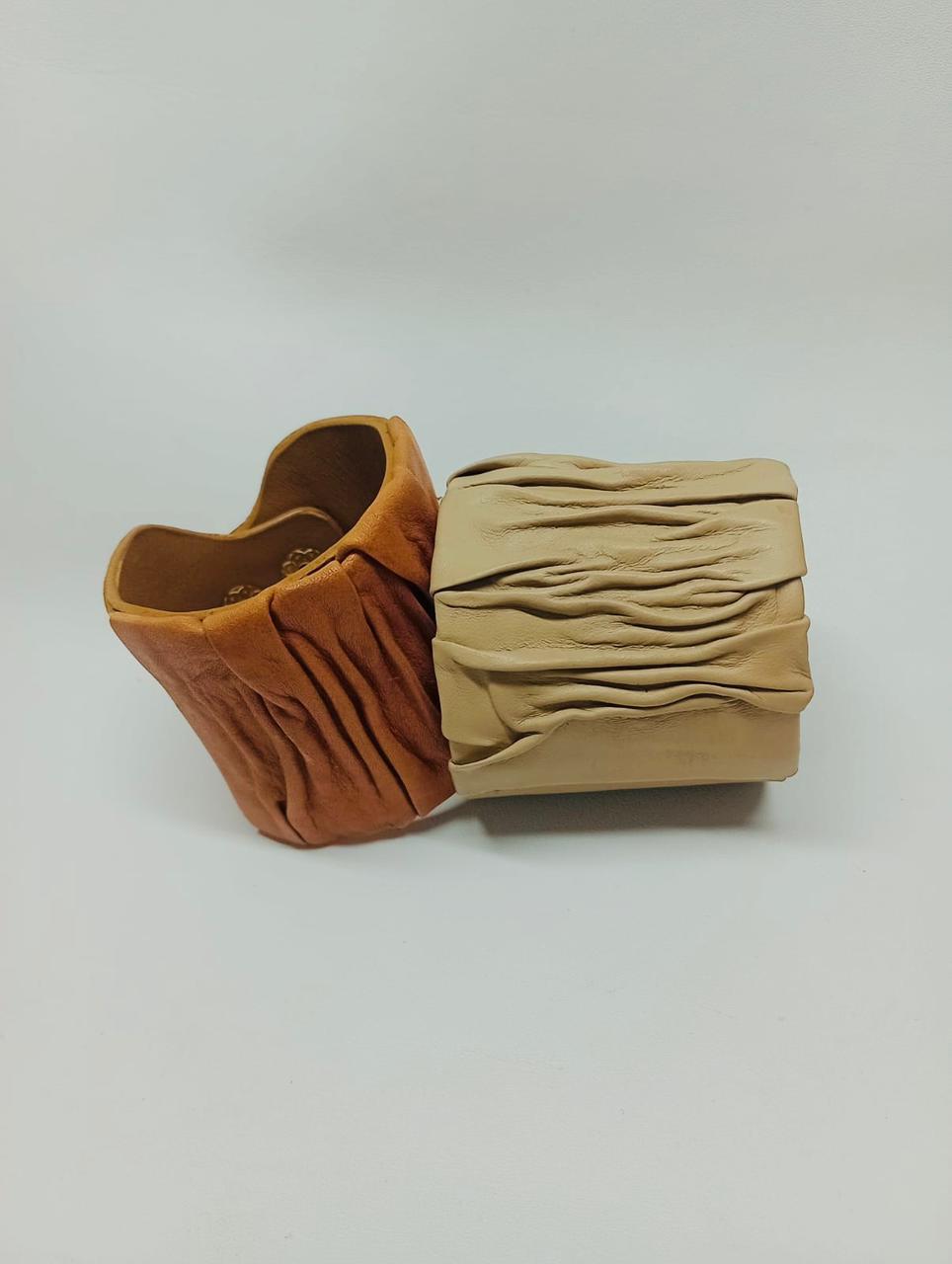 Brazalete 100% cuero. Transferencia bancaria $2200