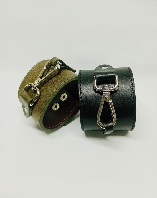 Brazalete 100% cuero. Transferencia bancaria $2400