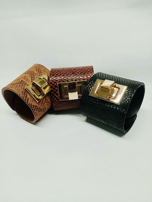 Brazalete 100% cuero. Transferencia bancaria $2500