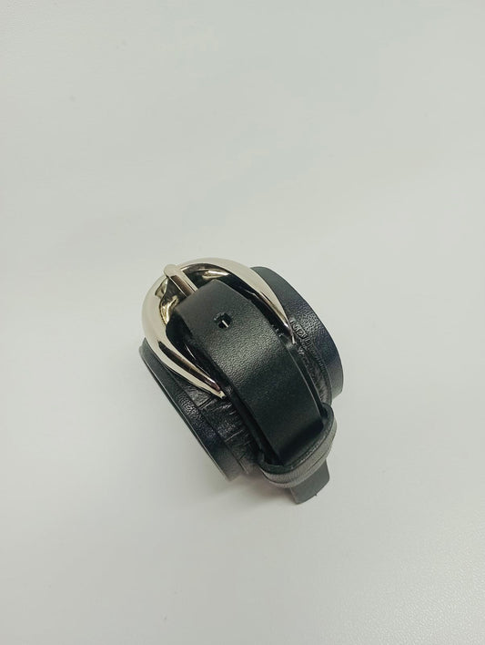 NEGRO • Brazalete 100% cuero. Transferencia bancaria $2450