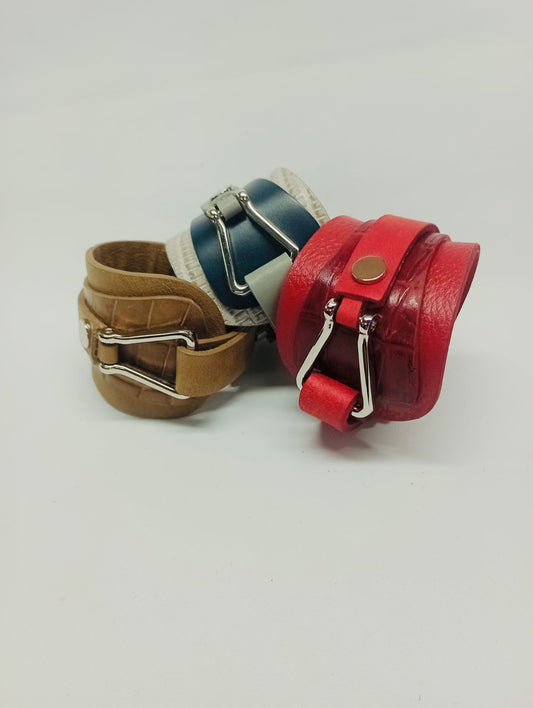 COLORADO • Brazalete 100% cuero. Transferencia bancaria $2550