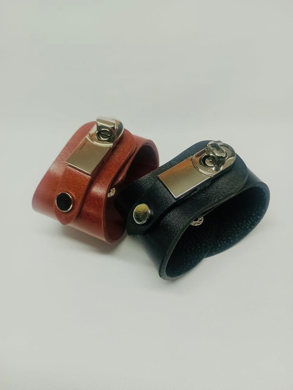 Brazalete 100% cuero. Transferencia bancaria $2550