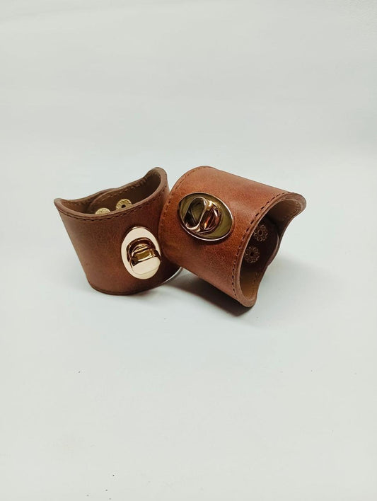 Brazalete 100% cuero. Transferencia bancaria $2500