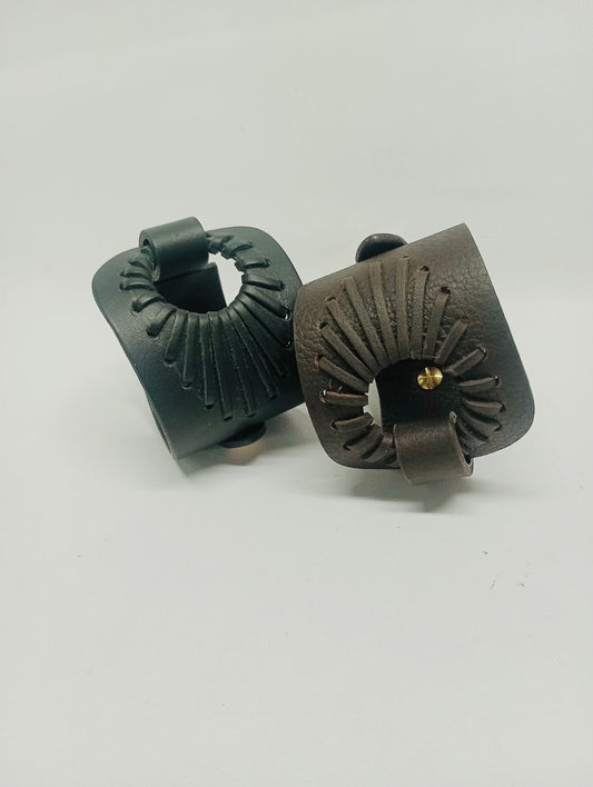 MARRÓN AFRICANO • Brazalete 100% cuero. Transferencia bancaria $2480