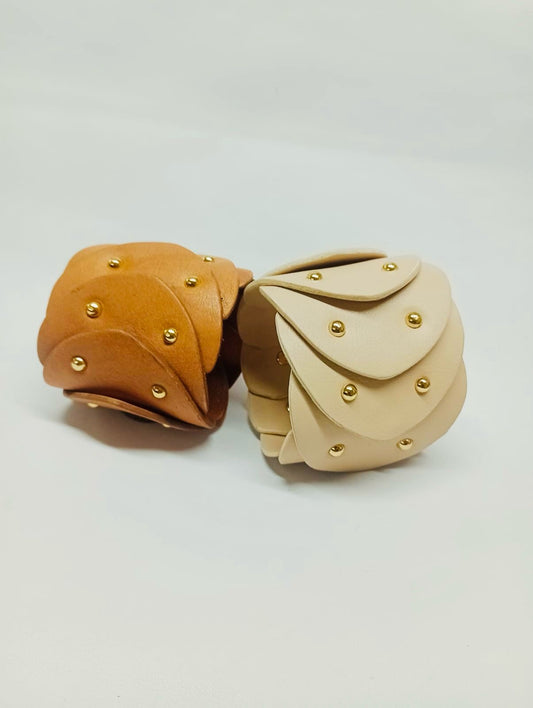 Brazalete 100% cuero. Transferencia bancaria $2500