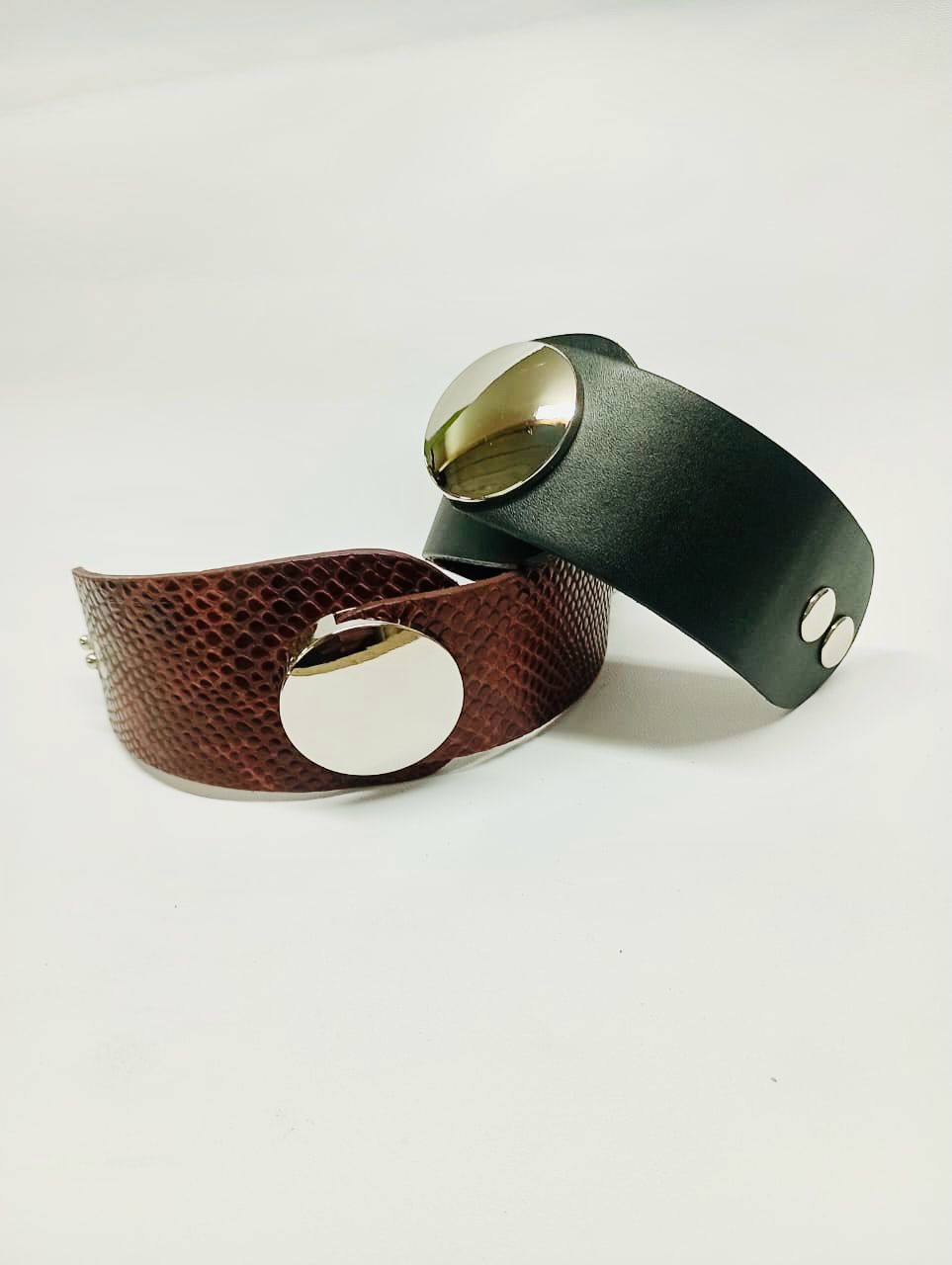 Brazalete 100% cuero. Transferencia bancaria $2650