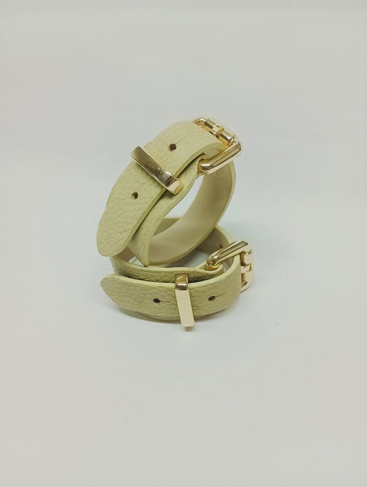 Brazalete 100% cuero. Transferencia bancaria $2450