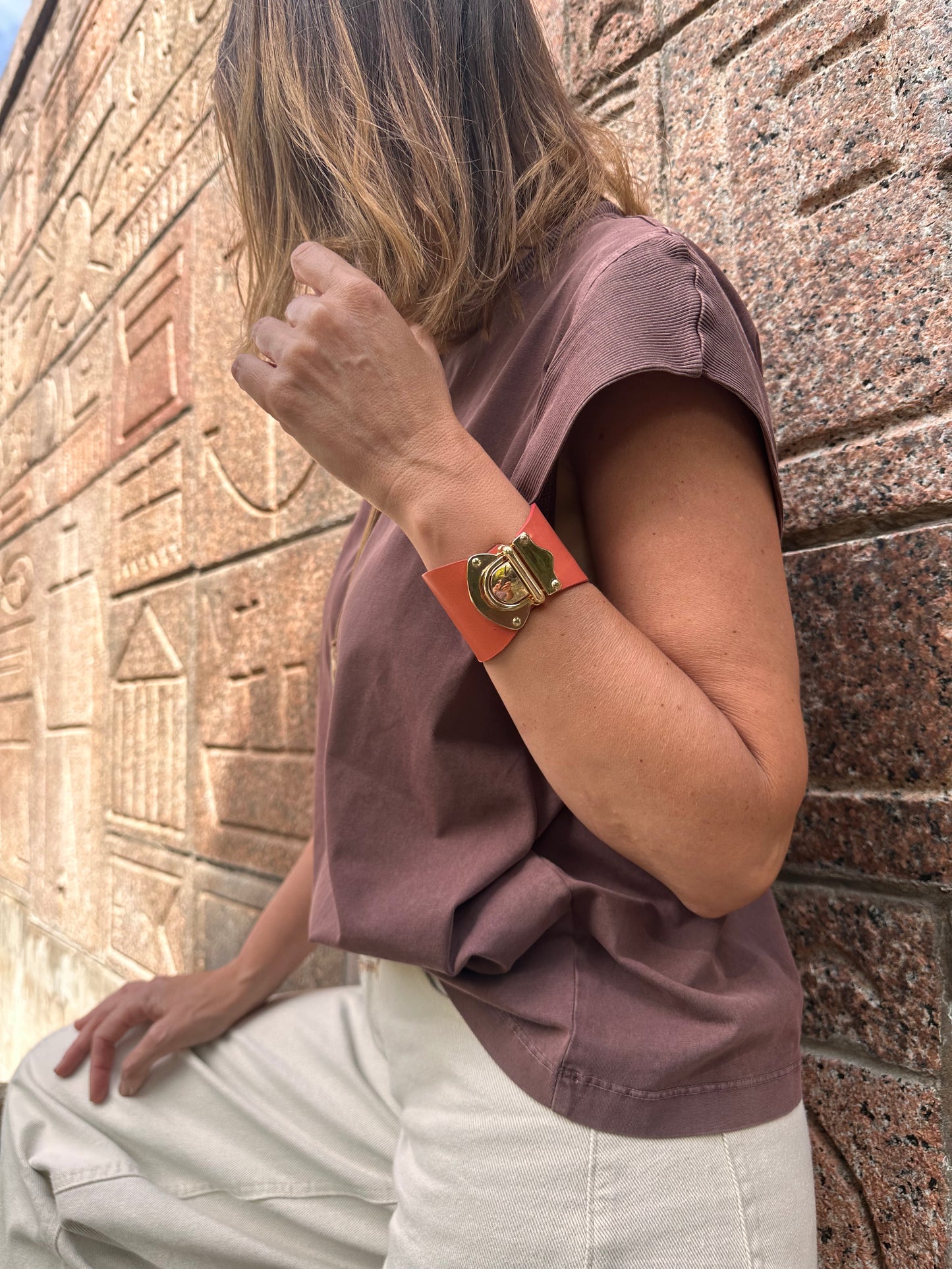 CORAL • Brazalete 100% cuero.              Transferencia bancaria $2550