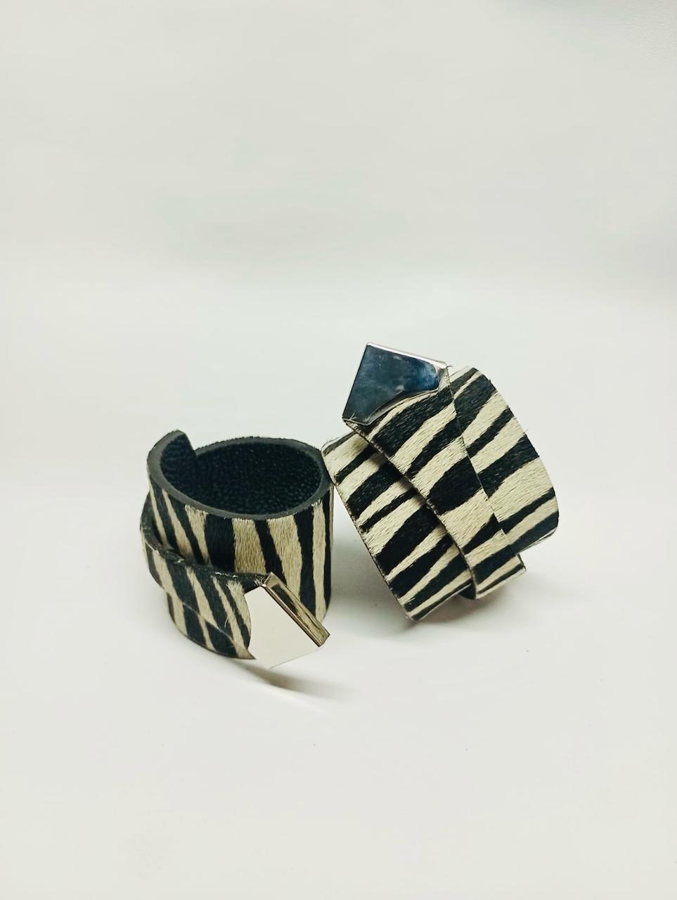 Brazalete 100% cuero. Transferencia bancaria $2900