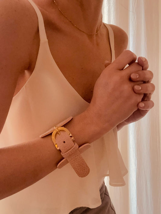 Brazalete 100% cuero. Transferencia bancaria $2500