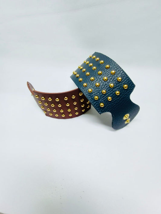 Brazalete 100% cuero. Transferencia bancaria $2400