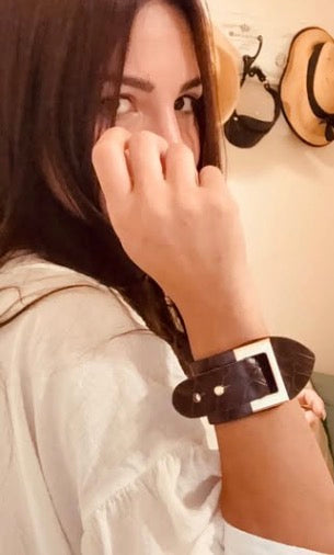 Brazalete 100% cuero. Transferencia bancaria $2400