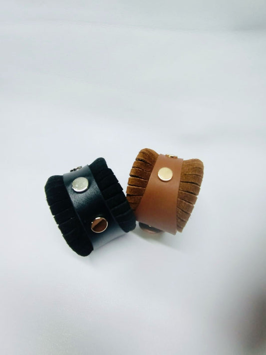 Brazalete 100% cuero. Transferencia bancaria $2500