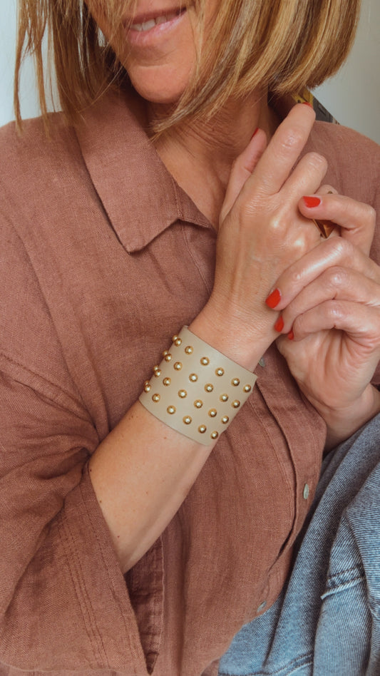 Brazalete 100% cuero. Transferencia bancaria $2600