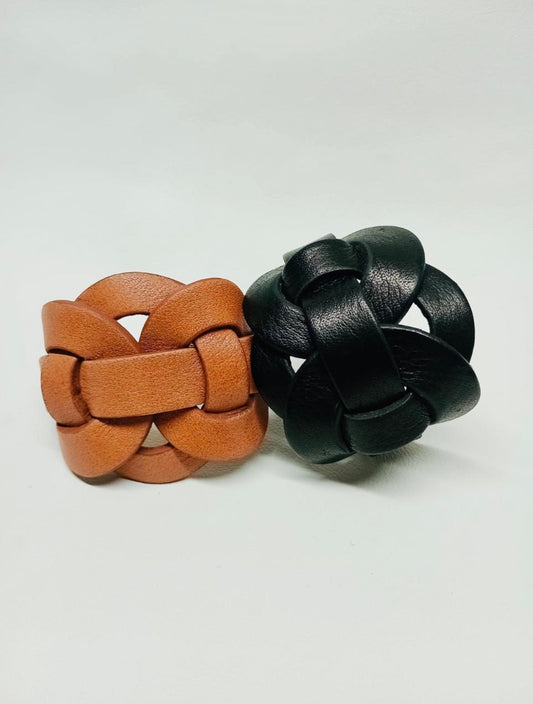 Brazalete 100% cuero. Transferencia bancaria $2500