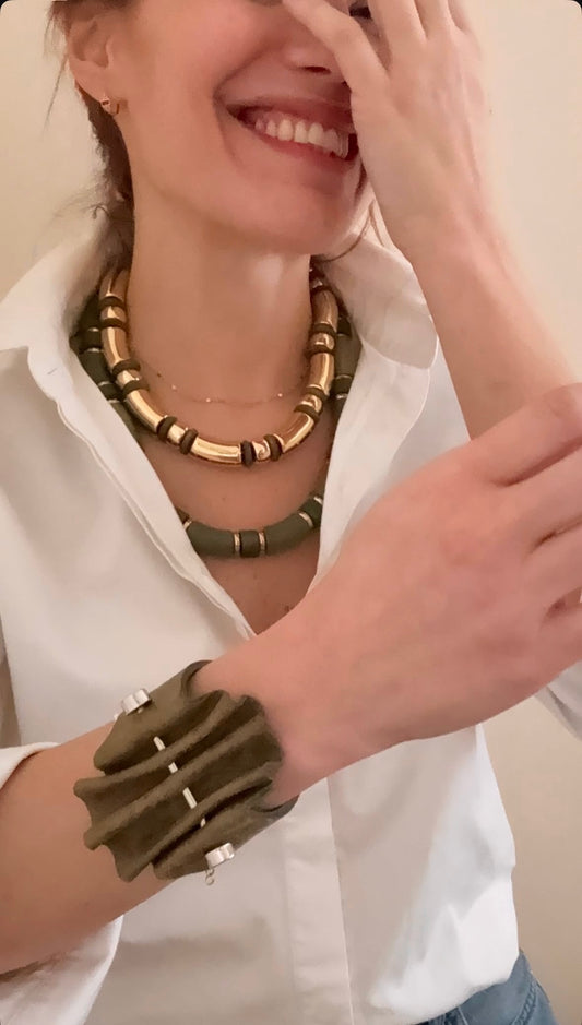 Collar doble en tonos verde y oro
