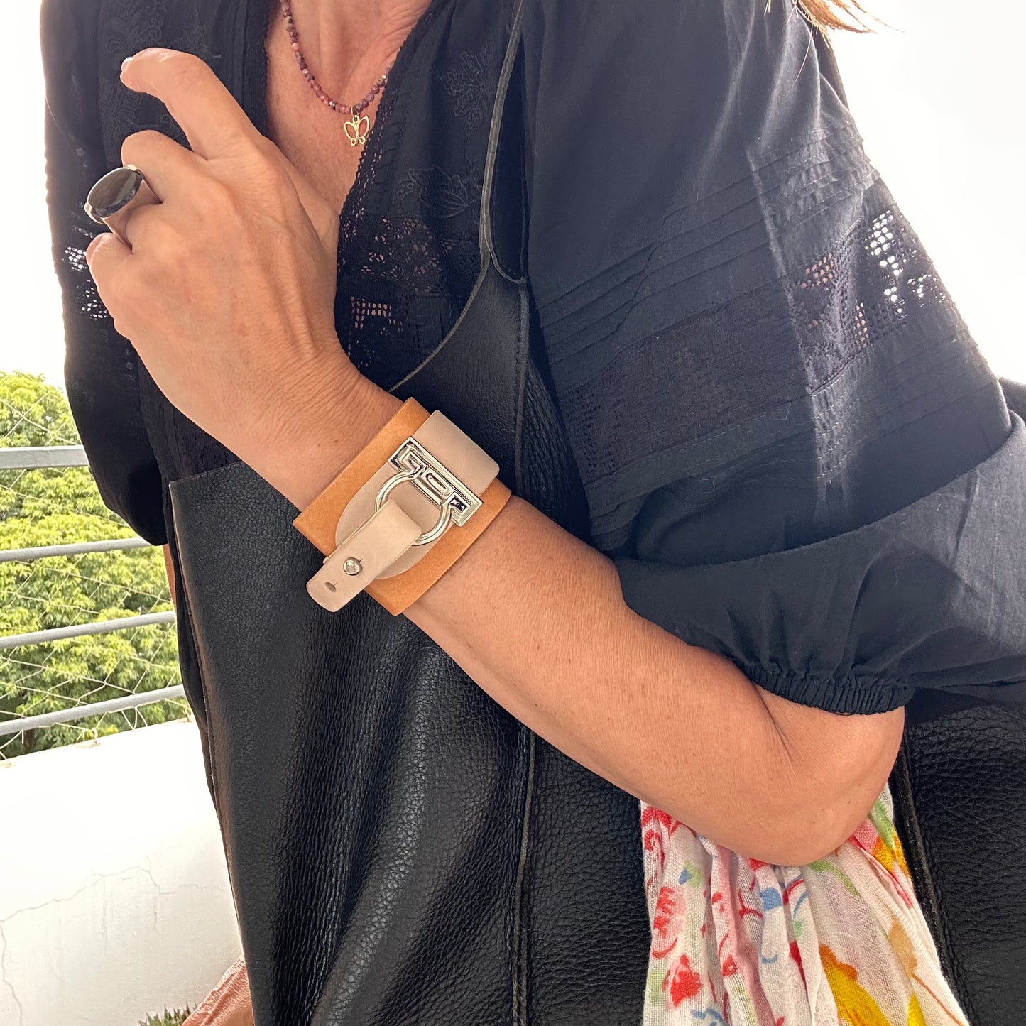 VAINILLA & NUDE • Brazalete 100% cuero. Transferencia bancaria $2475