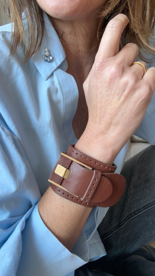 TABACO • Brazalete 100% cuero. Transferencia bancaria $2475